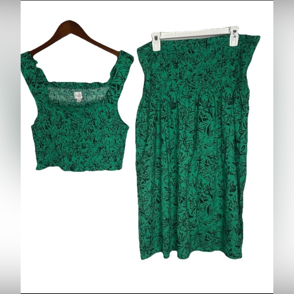 Isabel Maternity Skirt Size Large Green Floral Comfortable Casual  2pc  Set